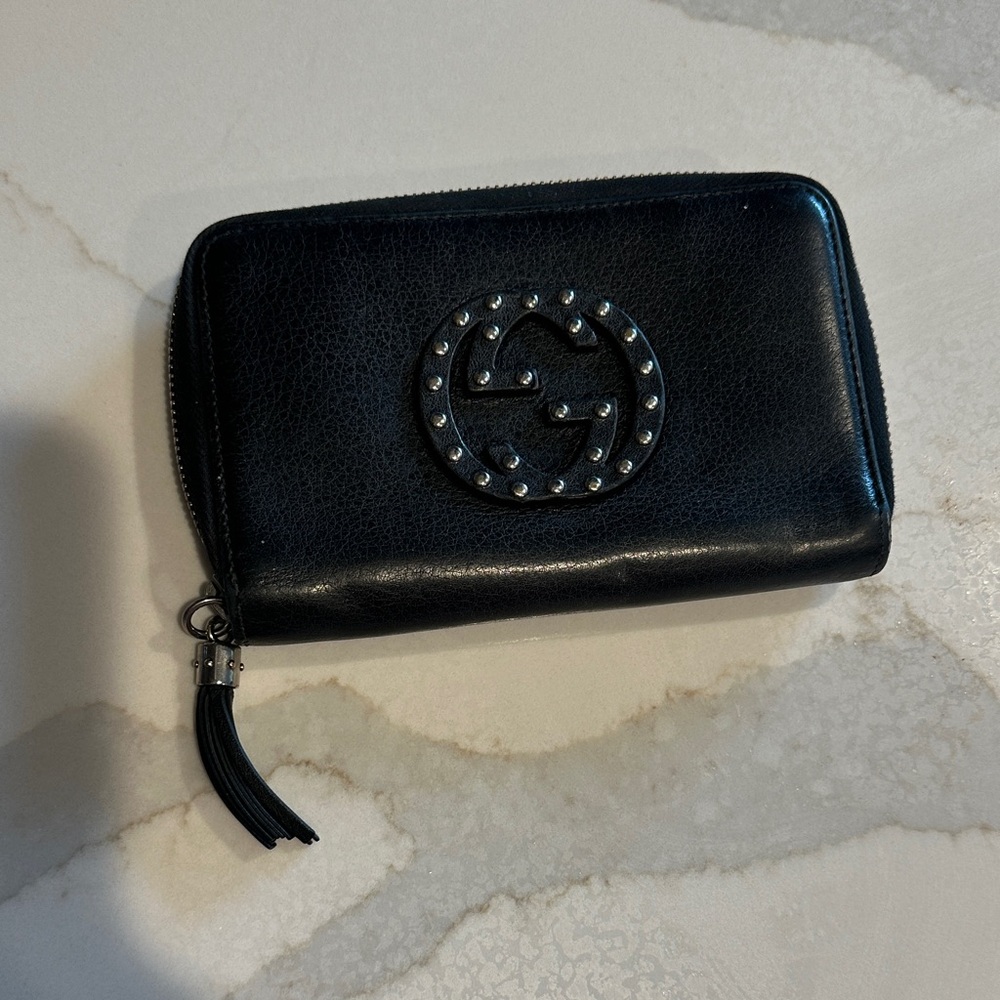 Gucci Black Leather Zip Wallet with Studded Emblem